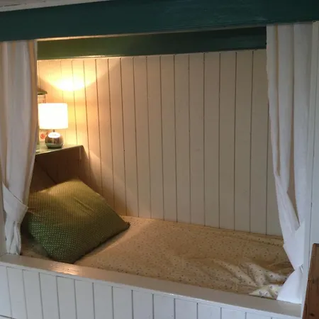 לינה וארוחת בוקר Droomgaerd 3*