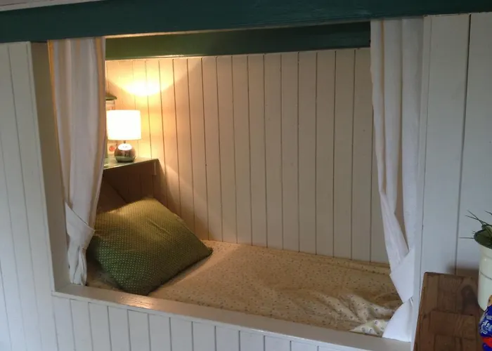 לינה וארוחת בוקר Droomgaerd 3*