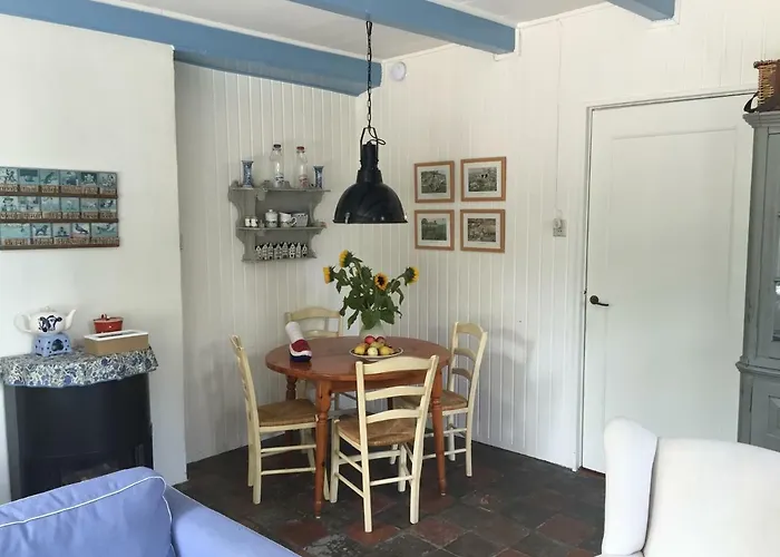 לינה וארוחת בוקר Droomgaerd 3*